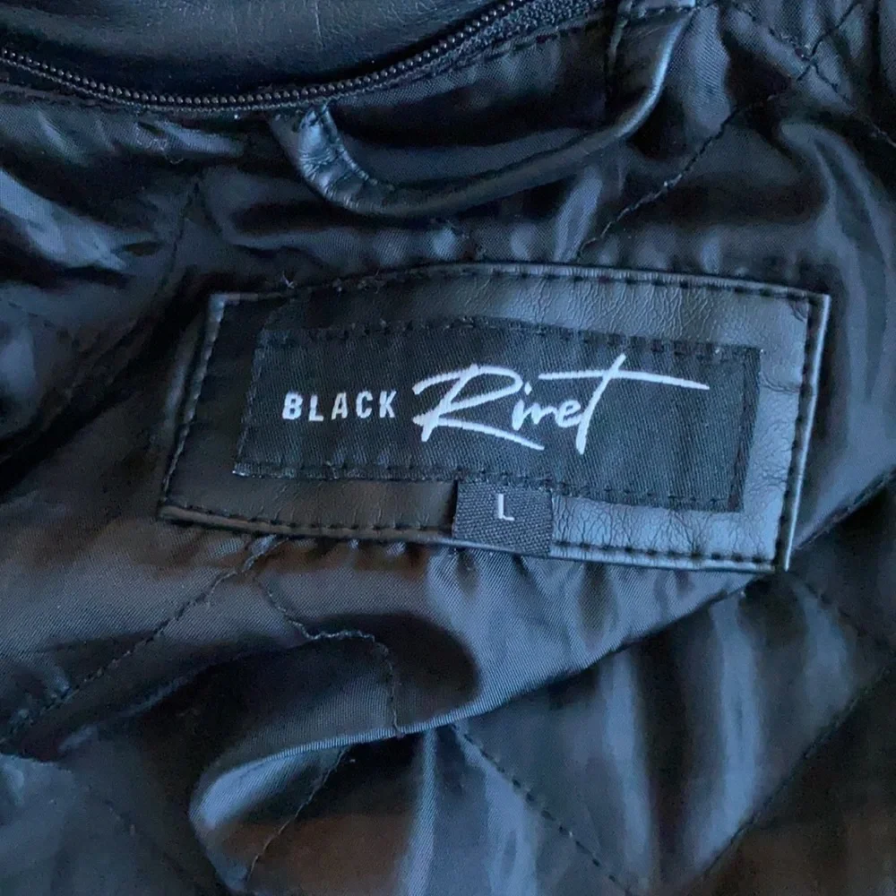 Black Rivet leather jacket - Picture 5 of 7